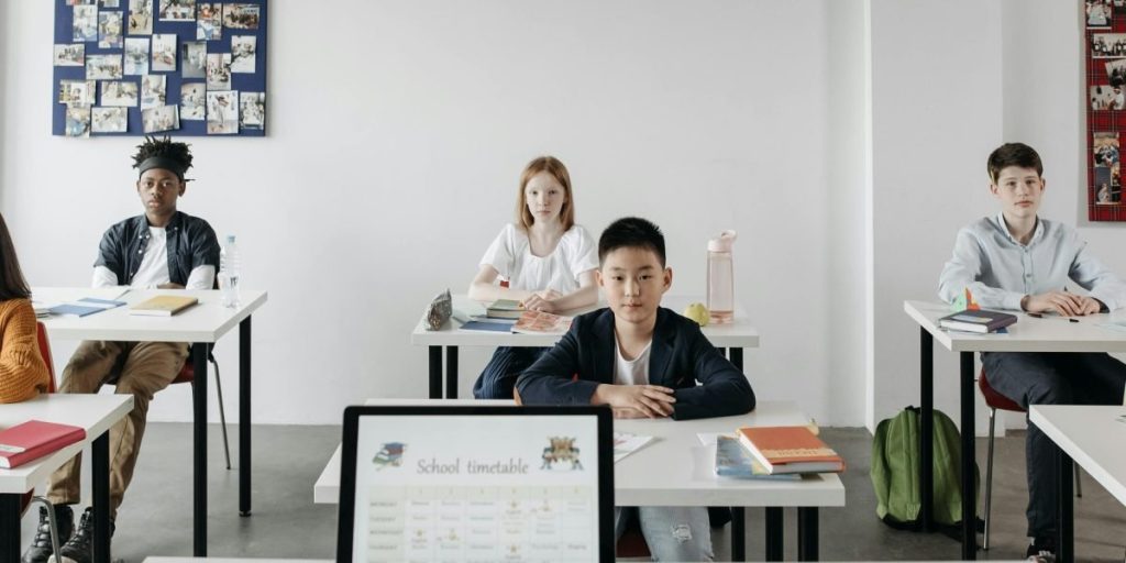 How to Build a Project Based Learning Curriculum That Deepens Student Understanding