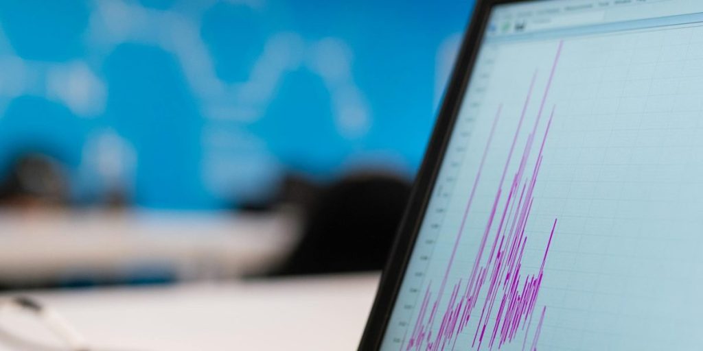 How a Bachelor of Science in Computer Science Trains Your Brain for Data Analysis