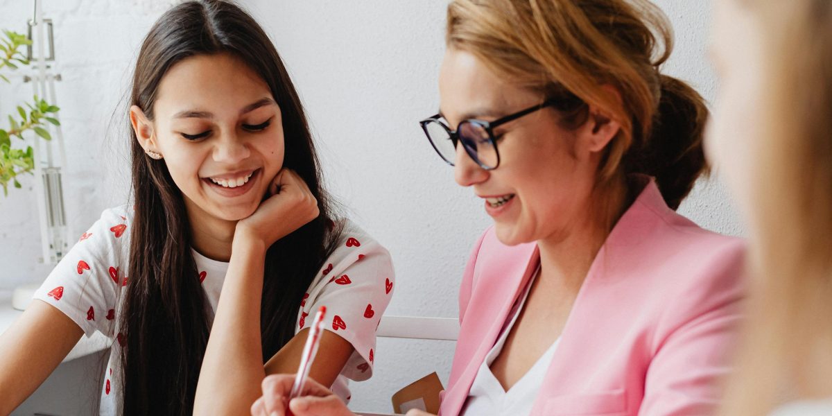A teacher provides constructive and immediate feedback to a student, reinforcing learning and correcting misunderstandings.
