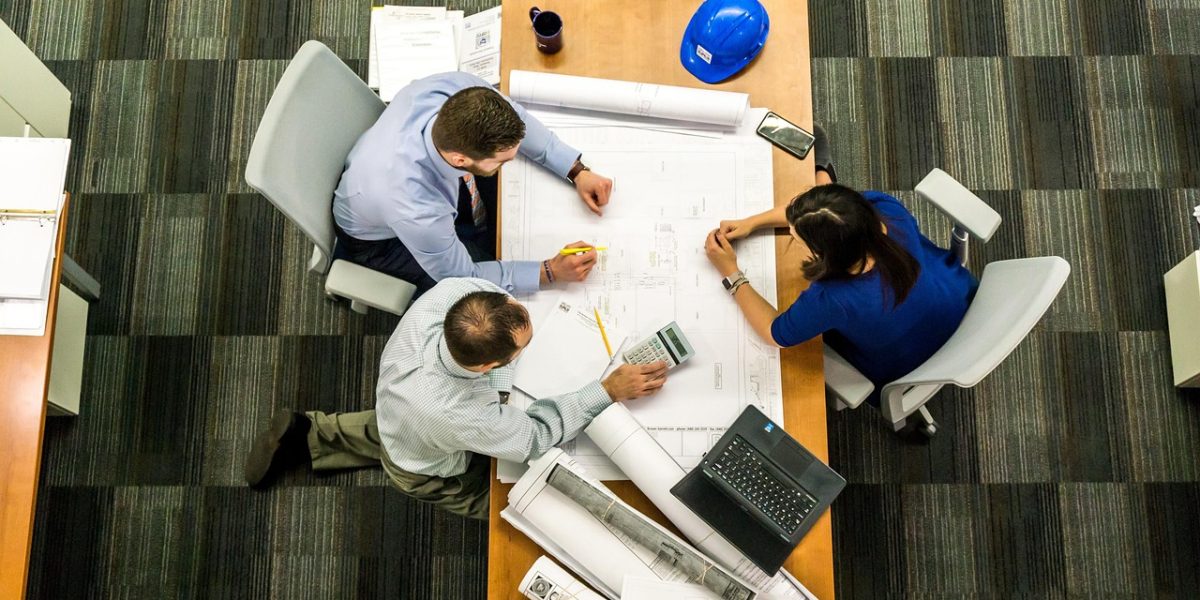 Applying knowledge through project-based tasks and group collaboration strengthens memory and practical skills.